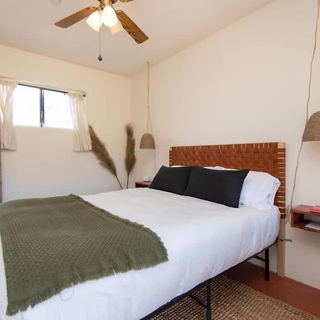 Renovated Lodge - Room 1 With Pool Access Joshua Tree Buitenkant foto