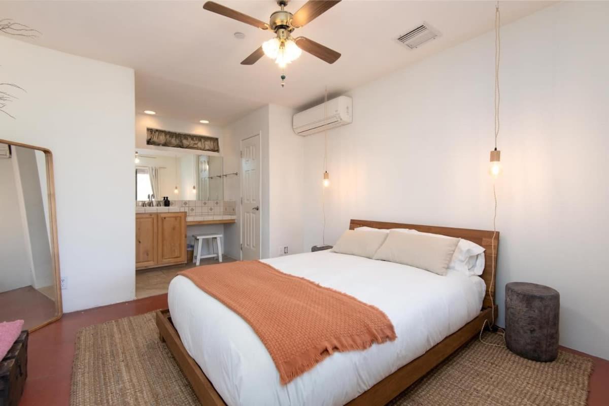 Renovated Lodge - Room 1 With Pool Access Joshua Tree Buitenkant foto